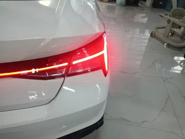 Hyundai Elantra — Фото автомобиля 7
