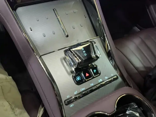 Denza Denza Z9GT 2024 Model 1100 AWD Max Edition — Фото автомобиля 13