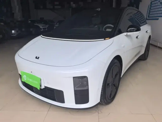 Фотография автомобиля — Li Auto i6