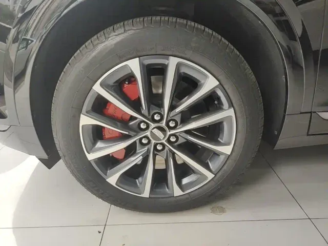 Cadillac XT5 — Фото автомобиля 22