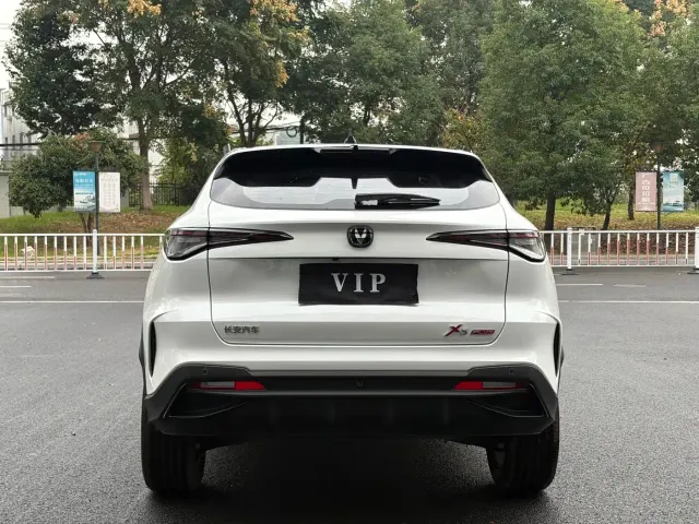 Changan X5 Plus — Фото автомобиля 13