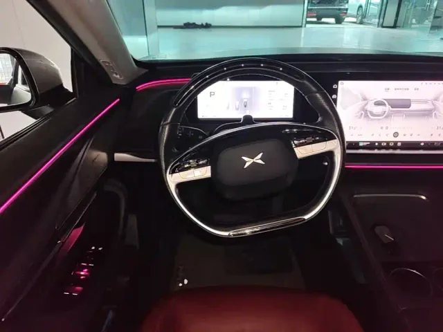 Xpeng P7 — Фото автомобиля 10