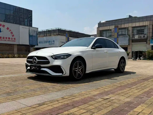 Mercedes-Benz C-Class — Фото автомобиля 3