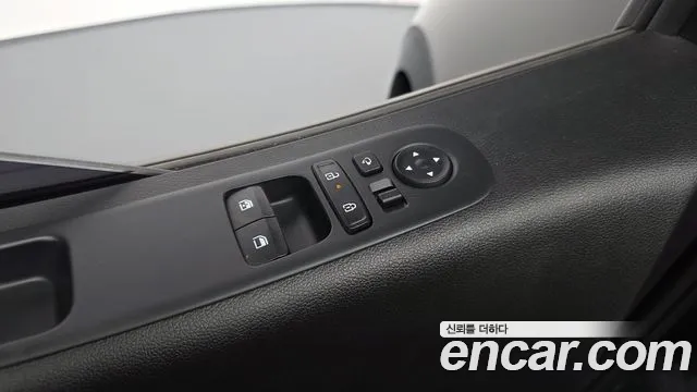 Hyundai Staria Staria 4WD Tourer 9 мест — Фото автомобиля 30