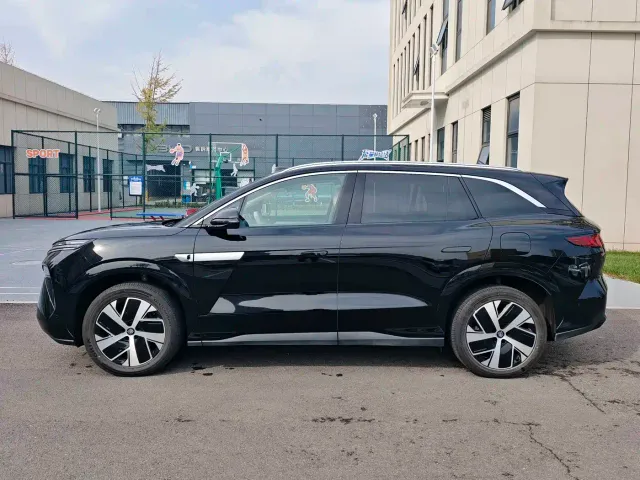 BYD Tang L — Фото автомобиля 6