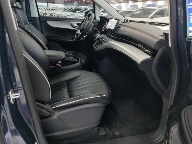 Roewe iMAX8 — Фото автомобиля 8