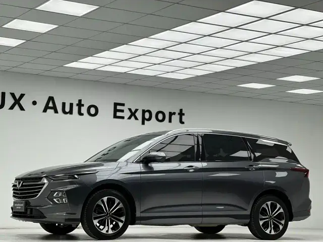 Wuling Victory — Фото автомобиля 4