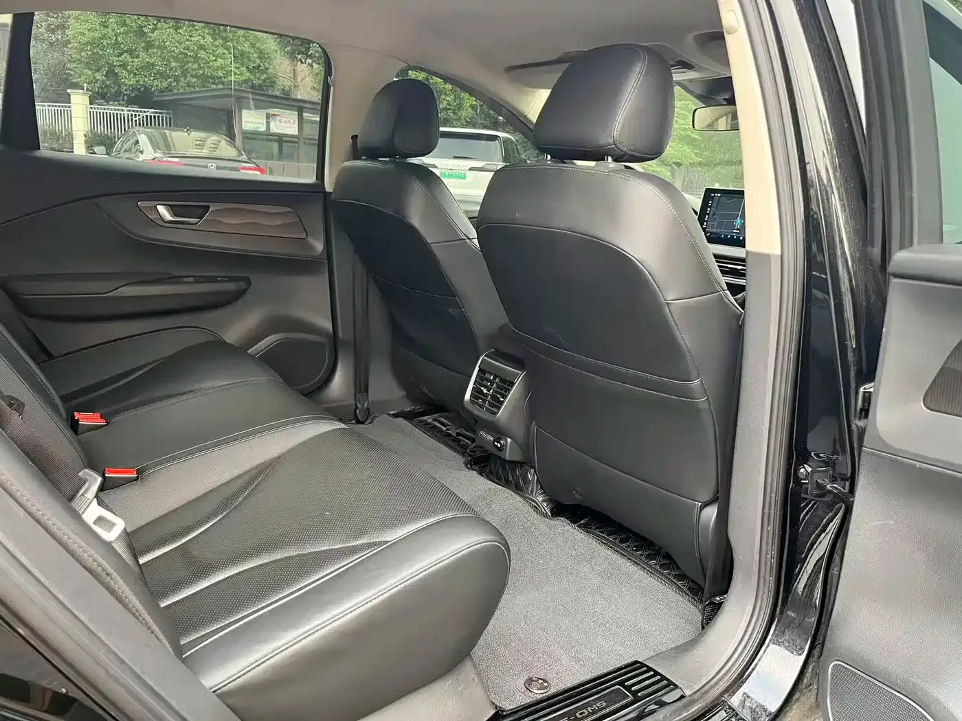 Hongqi Hongqi E-QM5 2022 431km Charging Enjoyment Edition — Фото автомобиля 17