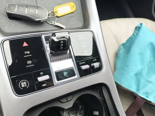 BYD Seal 07 DM-i — Фото автомобиля 9