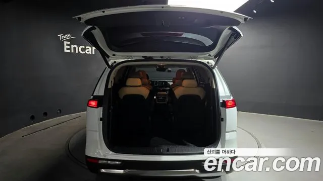 Kia Canival Carnival 4 поколение Дизель 9 мест Signature — Фото автомобиля 20