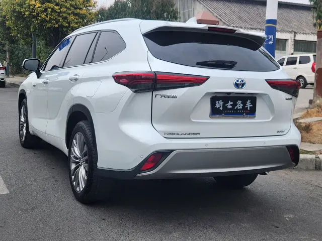 Toyota Highlander — Фото автомобиля 5