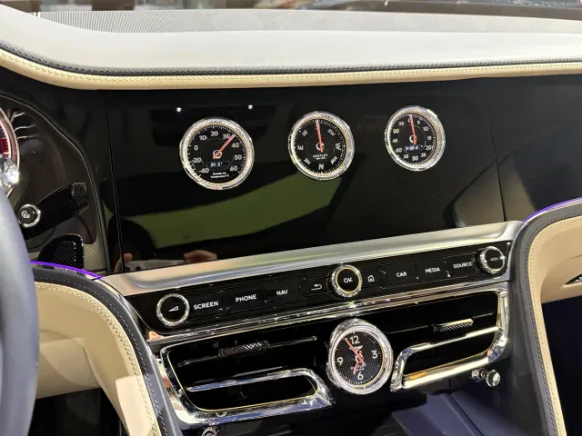 Bentley Flying Spur — Фото автомобиля 26