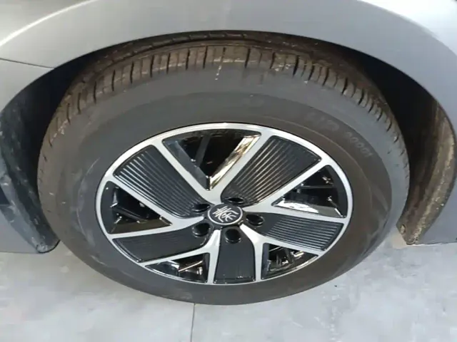 BYD Qin L — Фото автомобиля 22
