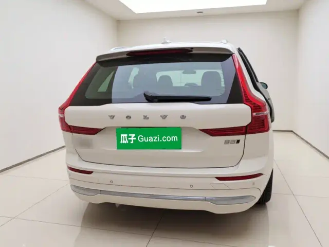 Volvo XC60 — Фото автомобиля 5