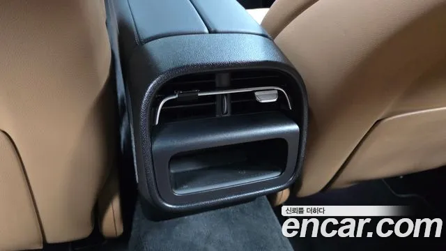 Mercedes-Benz E-Class — Фото автомобиля 25