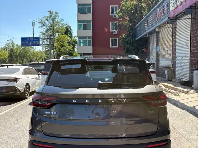 Geely Binyue — Фото автомобиля 5