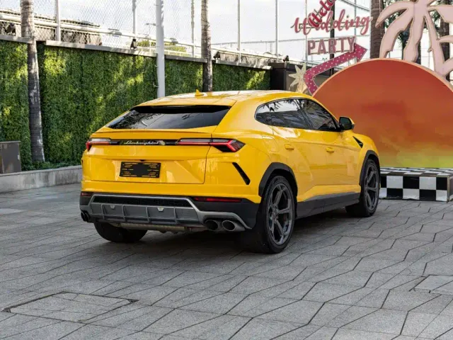 Lamborghini Urus — Фото автомобиля 4