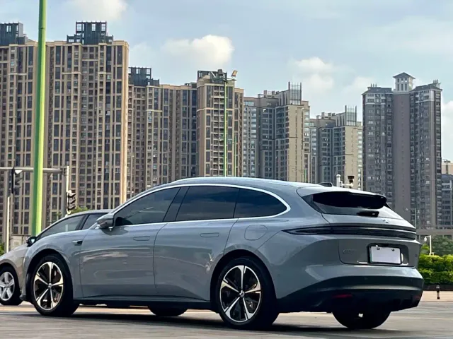 Nio ET5 Touring — Фото автомобиля 9