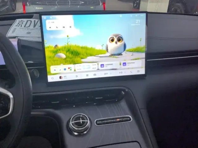 Geely Galaxy E5 — Фото автомобиля 13