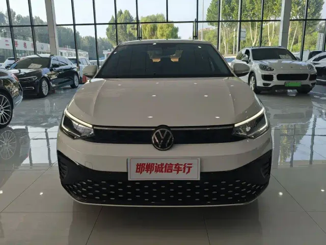 Volkswagen Lavida — Фото автомобиля 2