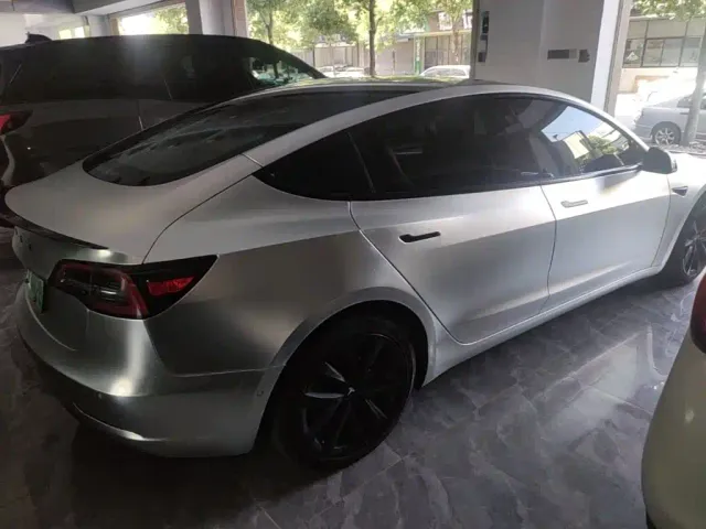 Tesla Model 3 — Фото автомобиля 6