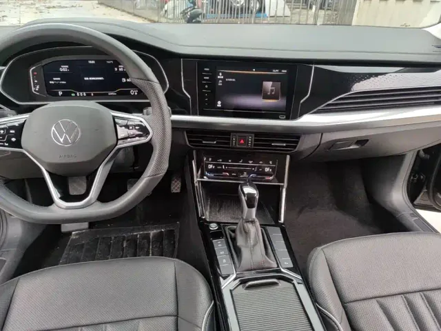 Volkswagen Passat — Фото автомобиля 12
