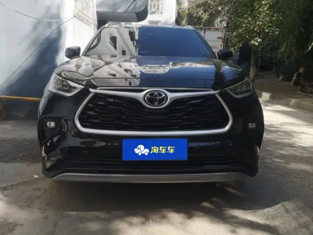 Toyota Highlander — Фото автомобиля 2