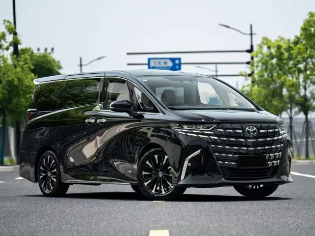 Toyota Alphard — Фото автомобиля 3