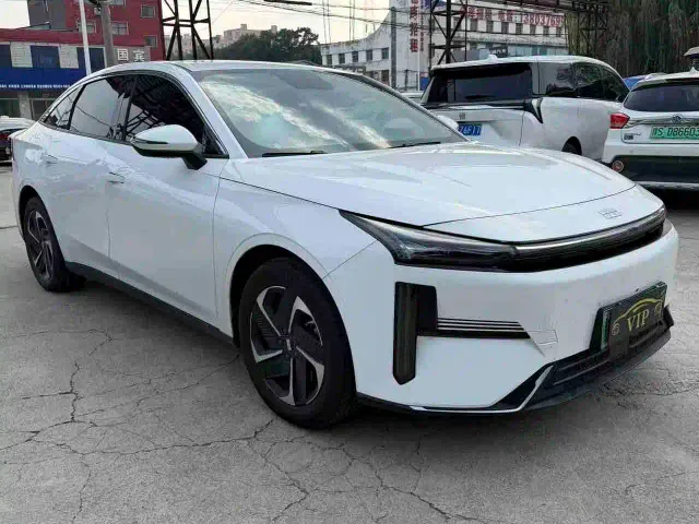 Geely Galaxy L6 — Фото автомобиля 4