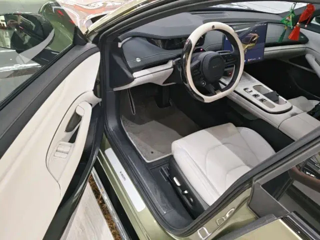 Xiaomi SU7 — Фото автомобиля 15
