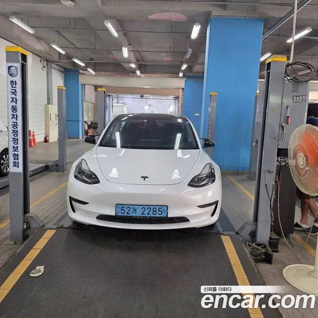 Tesla Model 3 — Фото автомобиля 18