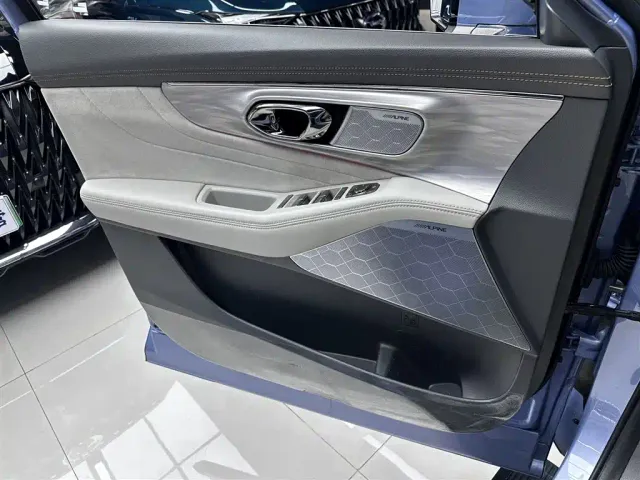 GAC Trumpchi GS8 — Фото автомобиля 11