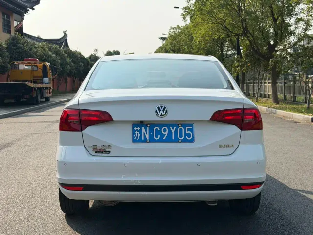 Volkswagen Bora — Фото автомобиля 8