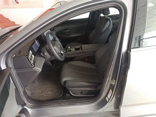 BYD Qin L — Фото автомобиля 14