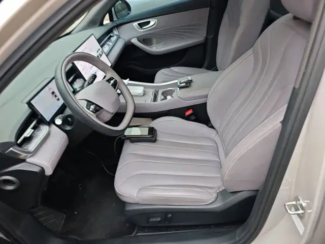 Roewe Roewe M7 DMH 2025 Base — Фото автомобиля 14
