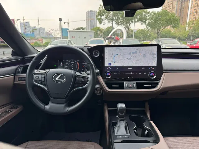 Lexus ES — Фото автомобиля 12