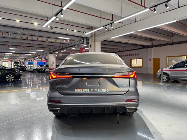 Roewe i5 — Фото автомобиля 7