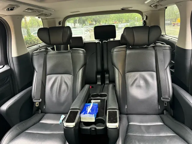 Toyota Vellfire — Фото автомобиля 6
