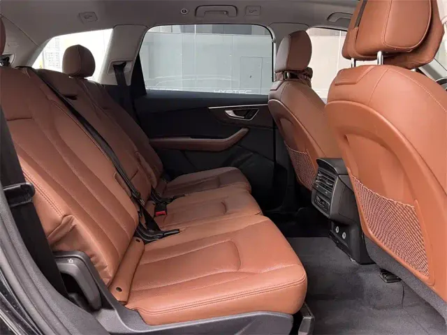 Audi Q7 — Фото автомобиля 7