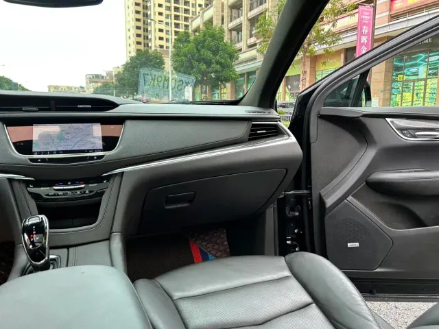 Cadillac XT5 — Фото автомобиля 14