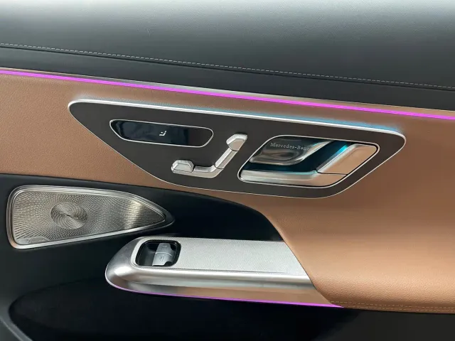 Mercedes-Benz E-Class — Фото автомобиля 11