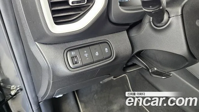 Hyundai Venue — Фото автомобиля 18
