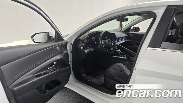 Hyundai Avante CN7 — Фото автомобиля 10