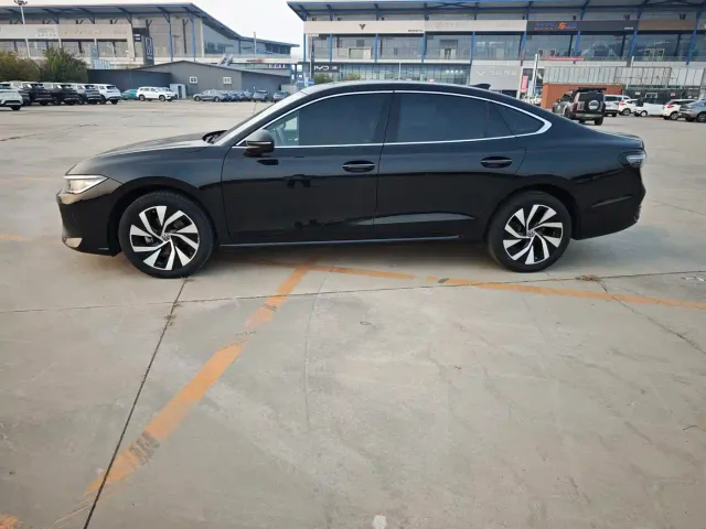 Volkswagen Passat — Фото автомобиля 4