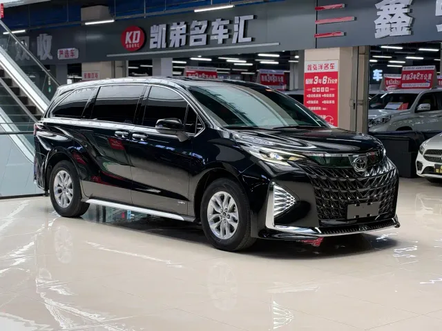 Toyota Granvia — Фото автомобиля 3