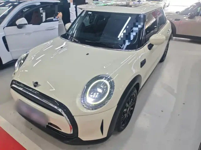 Фотография автомобиля — MINI Hatch