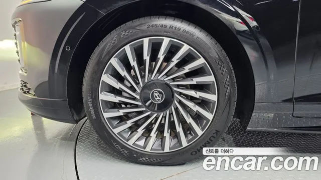 Hyundai Grandeur GN7 — Фото автомобиля 5