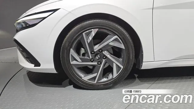 Hyundai Avante CN7 — Фото автомобиля 5