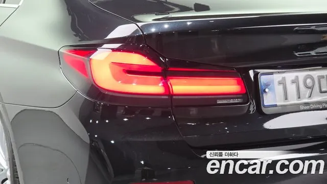 BMW 5 Series G30 — Фото автомобиля 23