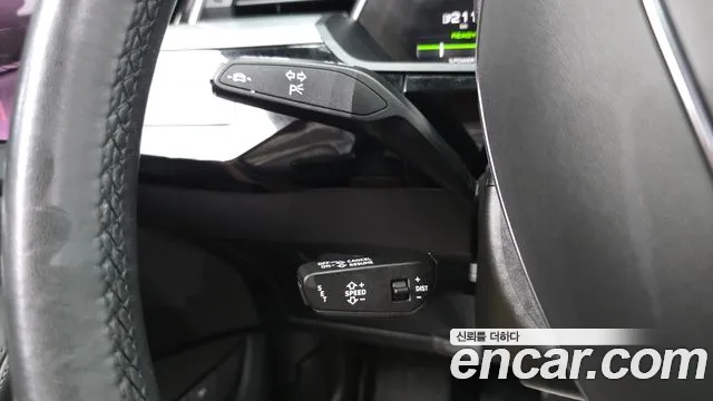 Audi e-tron — Фото автомобиля 15